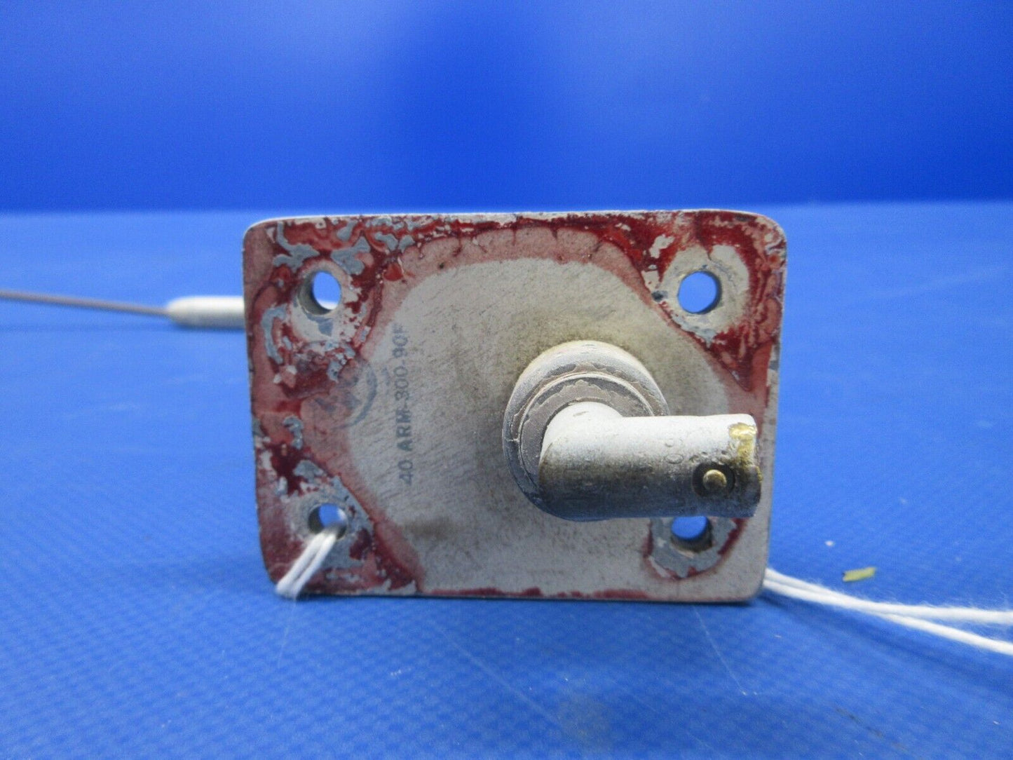 Aviation / Aircraft Communications COMM Antenna P/N 300-90F (0524-1009)