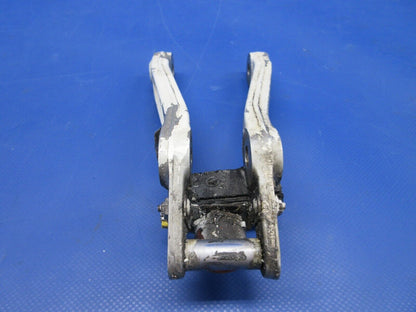 Piper PA-23-250 Aztec Main Gear Lower Drag Link Assy P/N 16240-05 (0624-890)