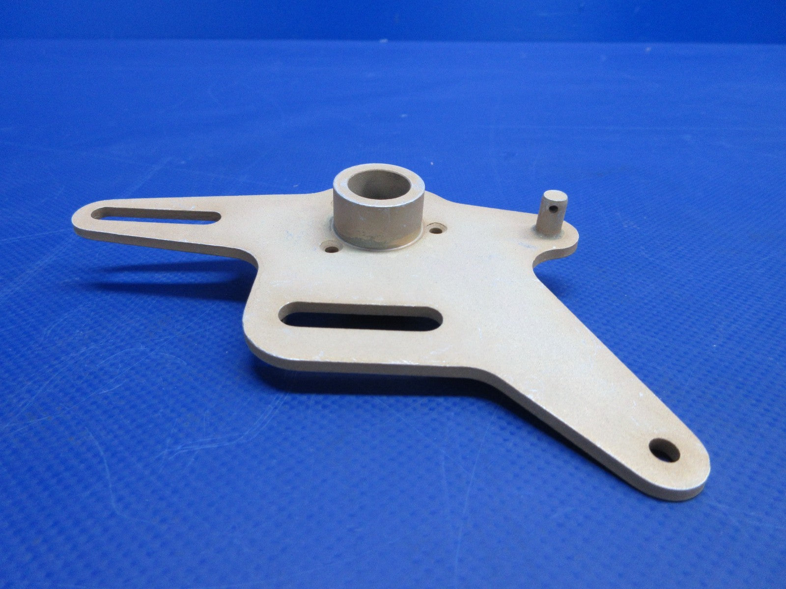 Beech RH Throttle Braze Arm w/8130 P/N 50-524510-10 NOS (0426-843)10