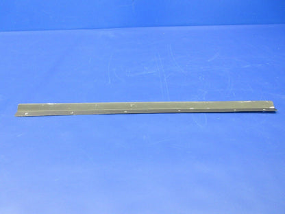 Piper PA-28-181 Pilot Center Window Retainer Bottom & Sides 76264-00 (1224-2043)