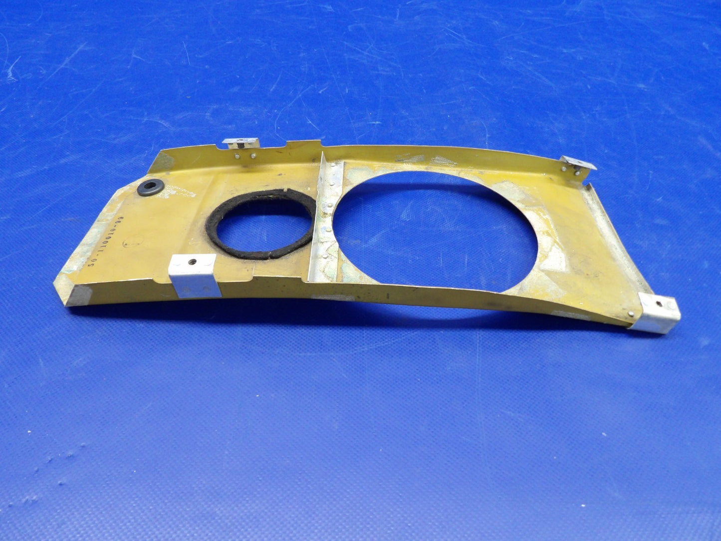Beech D95A Travel Air RH Fuel Cell Bladder Bulkhead P/N 50-110010-99 (0226-518)9