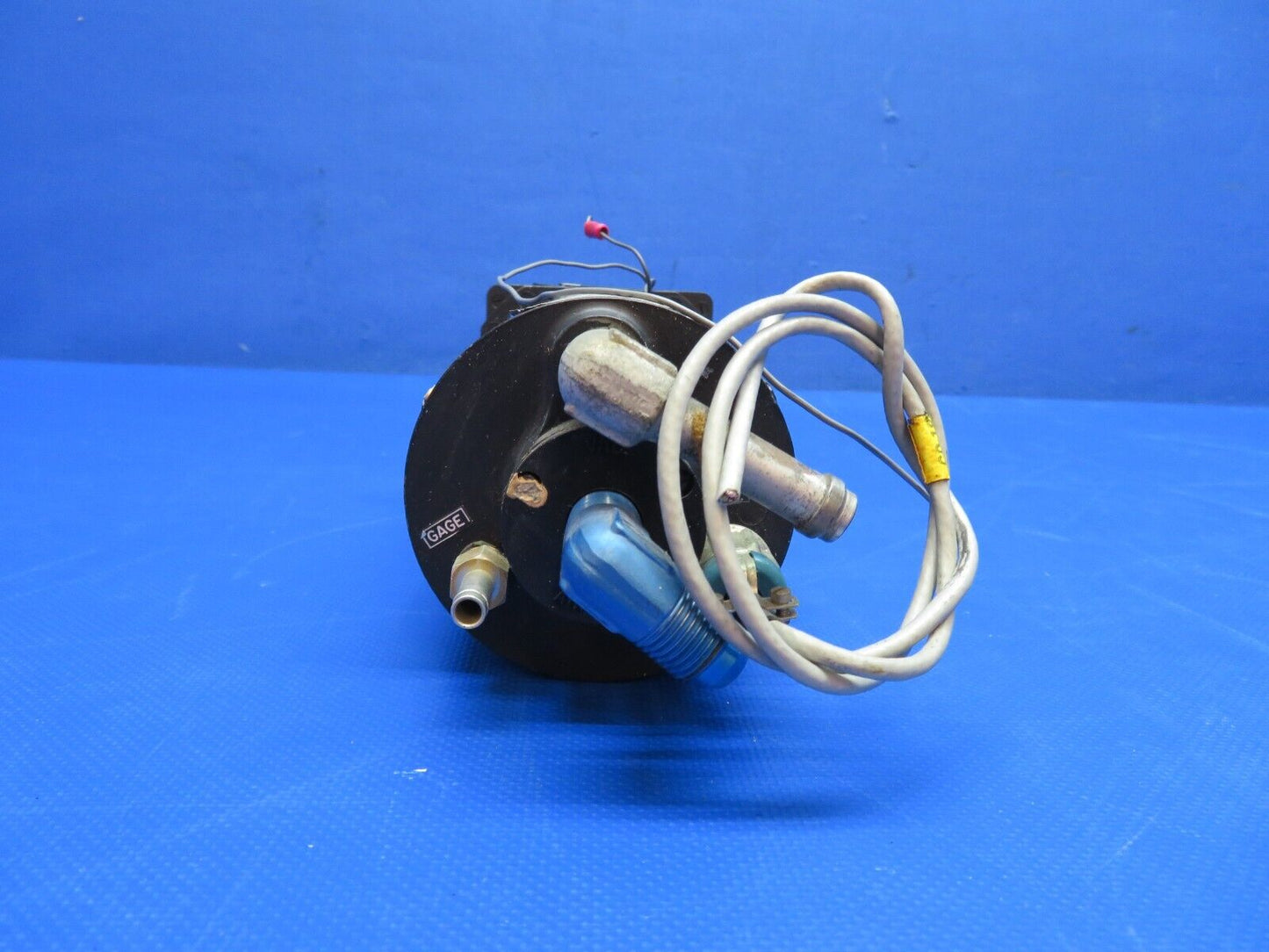 Edo-Aire Mitchell 5000E-10 Attitude Gyro P/N IUI49-006-1 CORE (0424-1778)