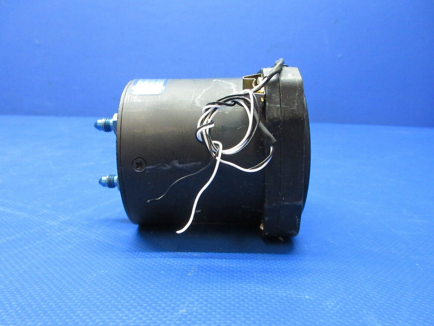 Cessna 337 United Instruments Dual Manifold Pressure Indicator 6121 (0724-1277)