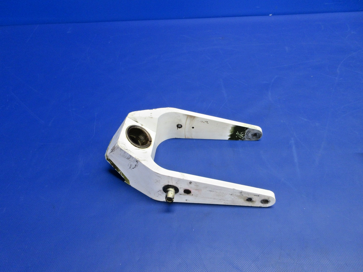 Cirrus SR22 Nose Gear Fork P/N 11638-003 (0926-800)0