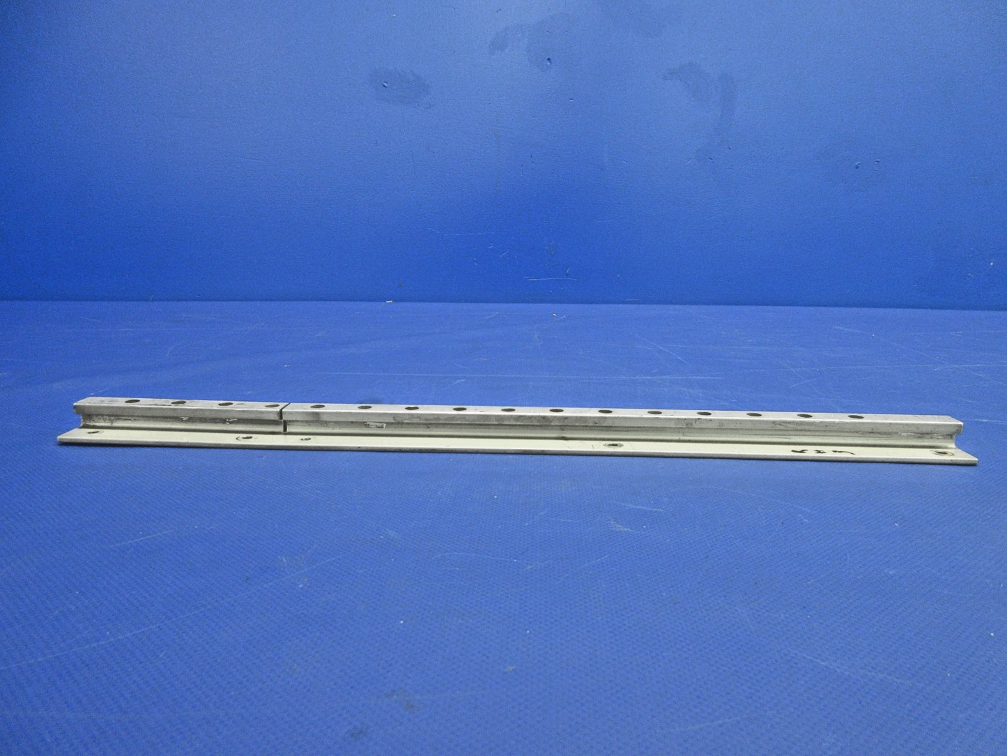 Beech D95A Travel Air LH/RH AFT Rear Seat Track P/N 95-420015-9 (0326-730)7