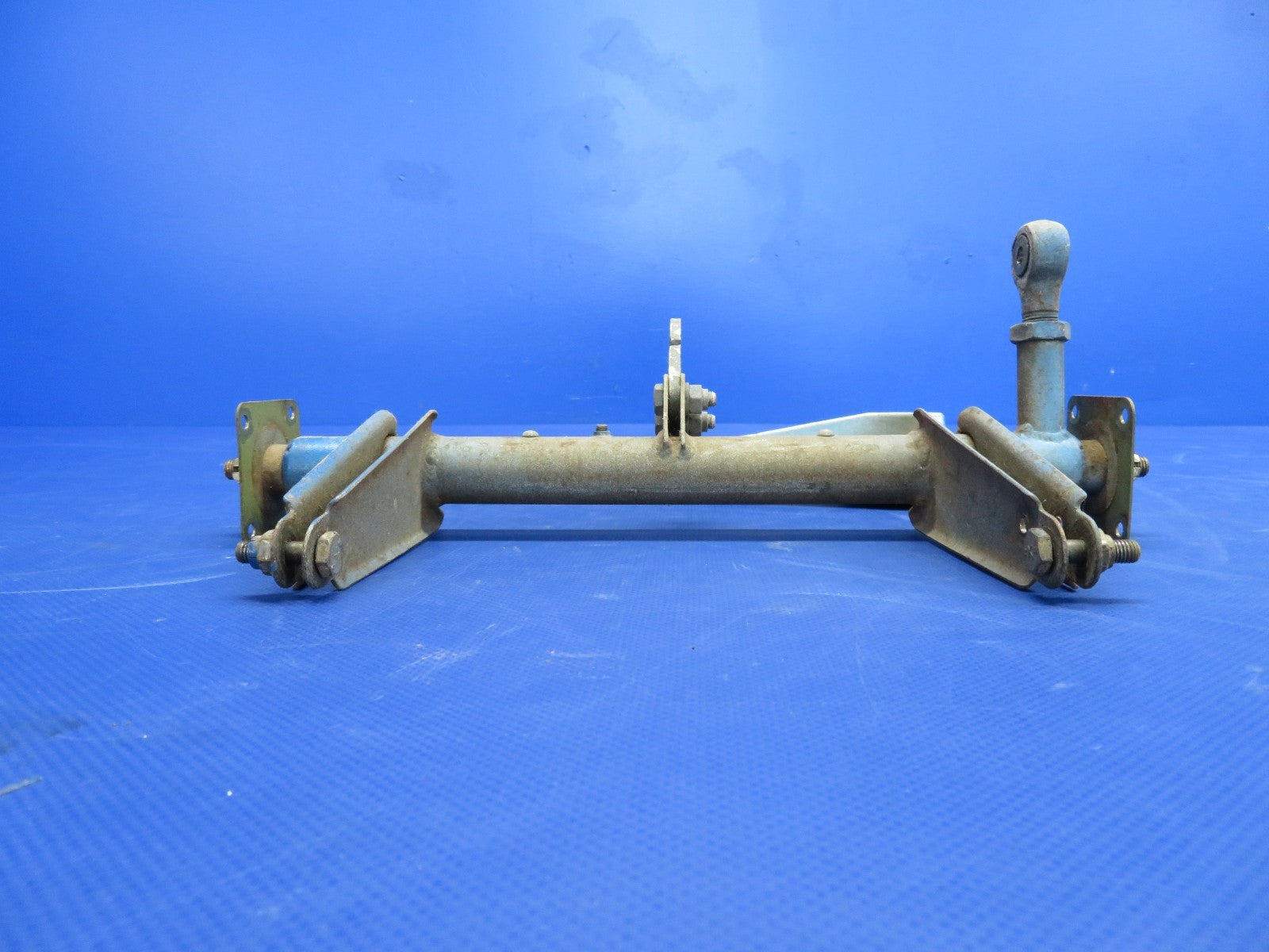 Cessna 421 Nose Gear Torque Tube & Bellcrank P/N 0842140-3 (0726-462)2