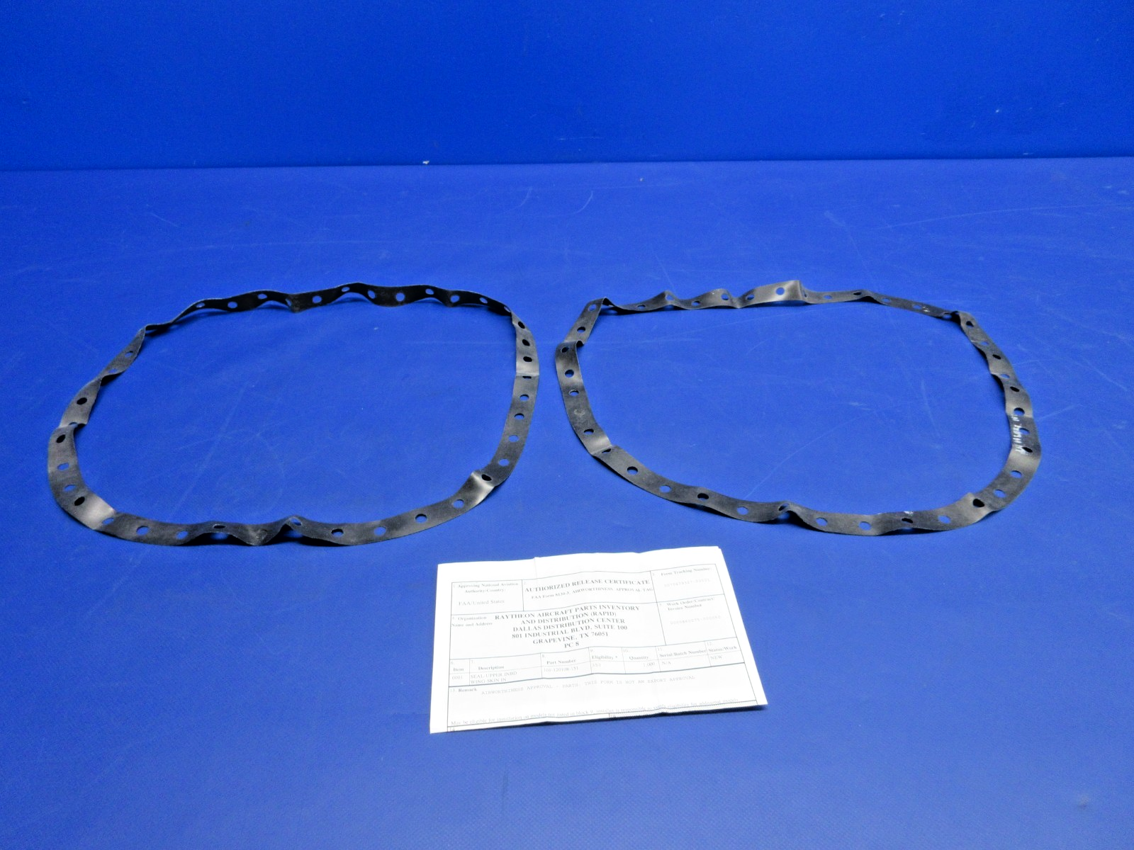 Beech King Air Wing Seal P/N 101-120108-151 LOT OF 2 NOS (0426-837)0