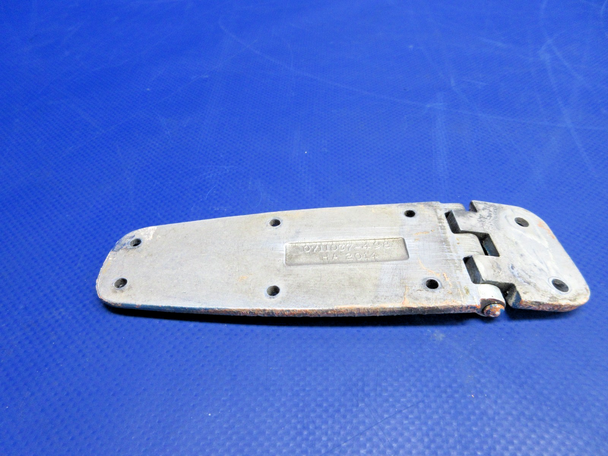 Cessna 150 / 152 RH Upper Cabin Door Hinge P/N 0413426-4, 0711037-498 (0926-875)2