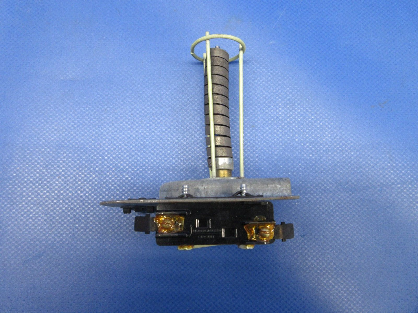 Stewart Warner Thermostat P/N G735011 NEW OLD STOCK (0424-1145)