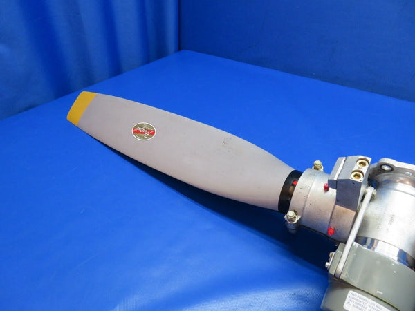 Piper PA-23-250 Aztec Hartzell Propeller Model HC-A2XK-2 (0524-99)