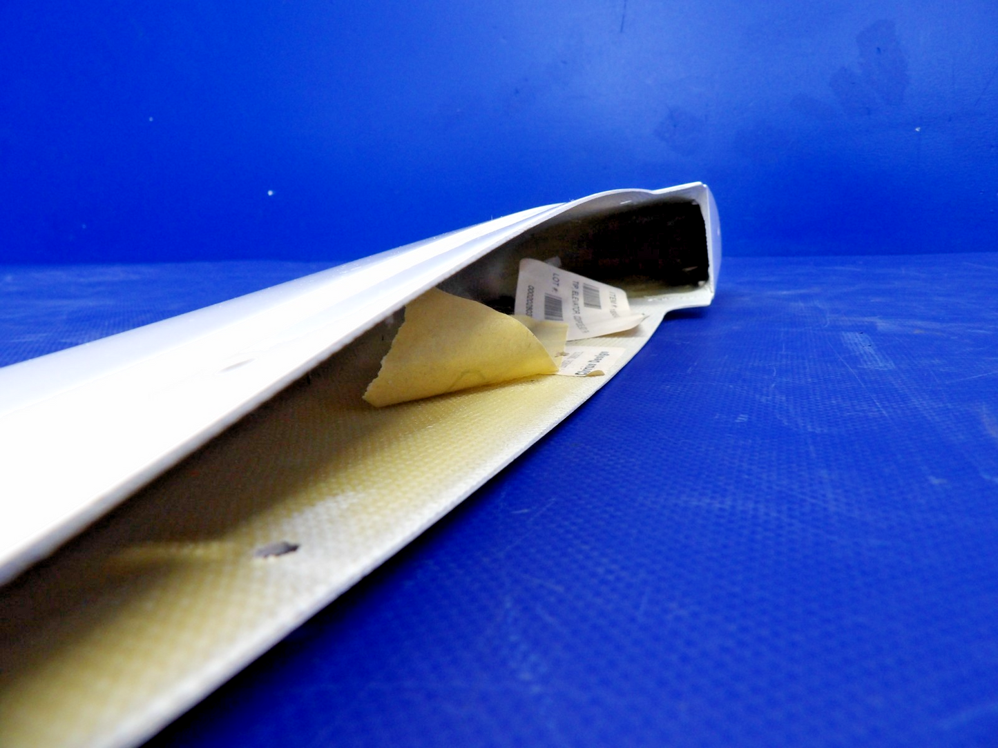 Cirrus SR20/SR22 LH Elevator Tip P/N 18343-001 NOS (0426-1313)5