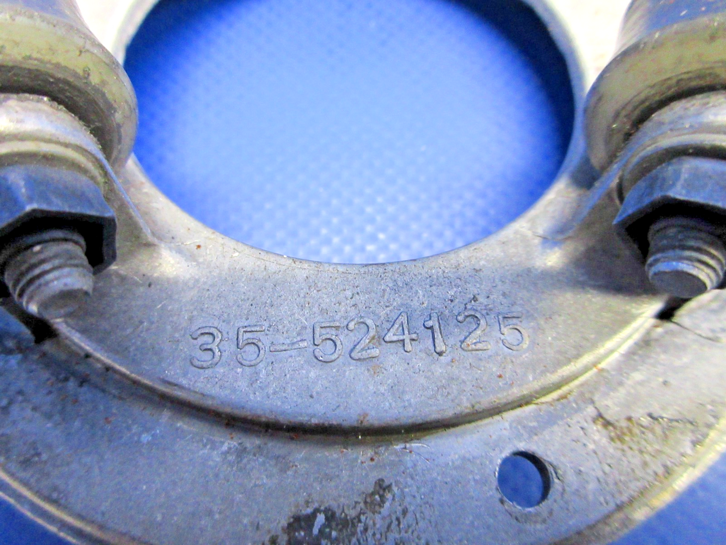 Beech D95A Travel Air Control Column Hanger P/N 35-524125 (0326-786)4