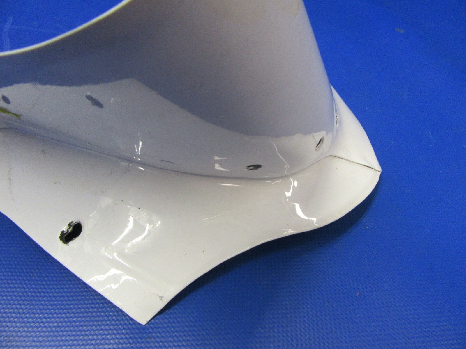 Cessna T210N Fillet, Retainer, Fairing RH Wing 1221105-18, 1213710-24 (0421-316)8