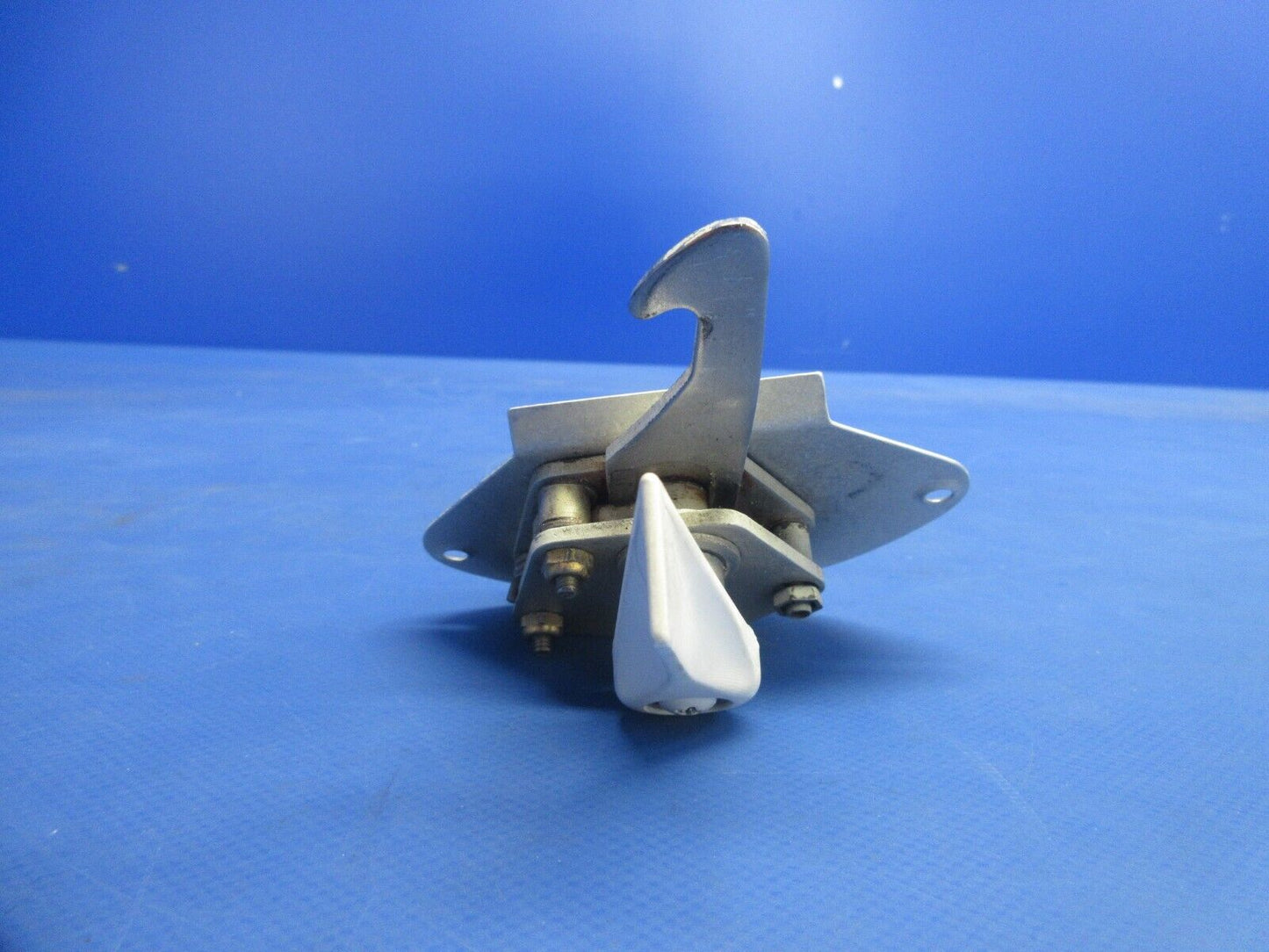 Piper PA-32RT-300T Lance II AFT Cabin Door Auxiliary Latch 96993-02 (0924-902)