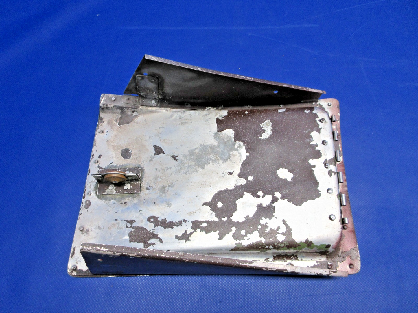 =Cessna 182 / 182L LH Cowl Flap P/N 0752609-200 (0226-1024)3