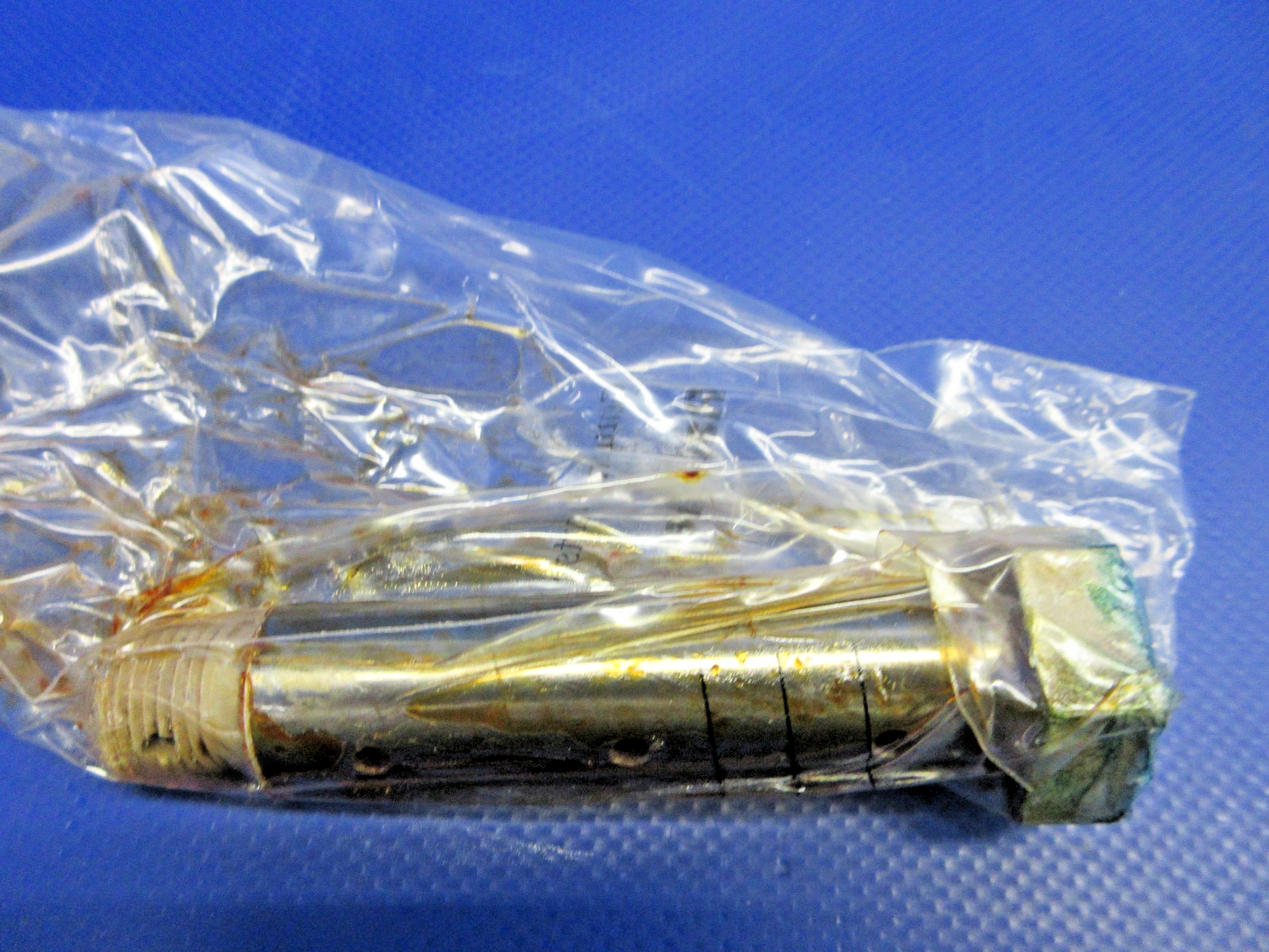Beech King Air Bolt w/8130 P/N 101-810146-1 NOS (0426-778)6