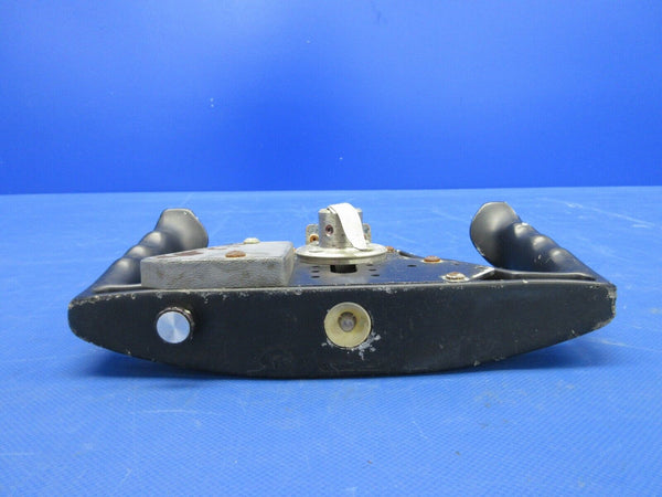 Cessna 172 Control Wheel Assembly P/N 0760019-5 (0524-1358)