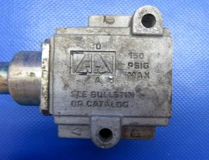 Parker Pneumatic Valve P/N CW1037 (0724-1949)