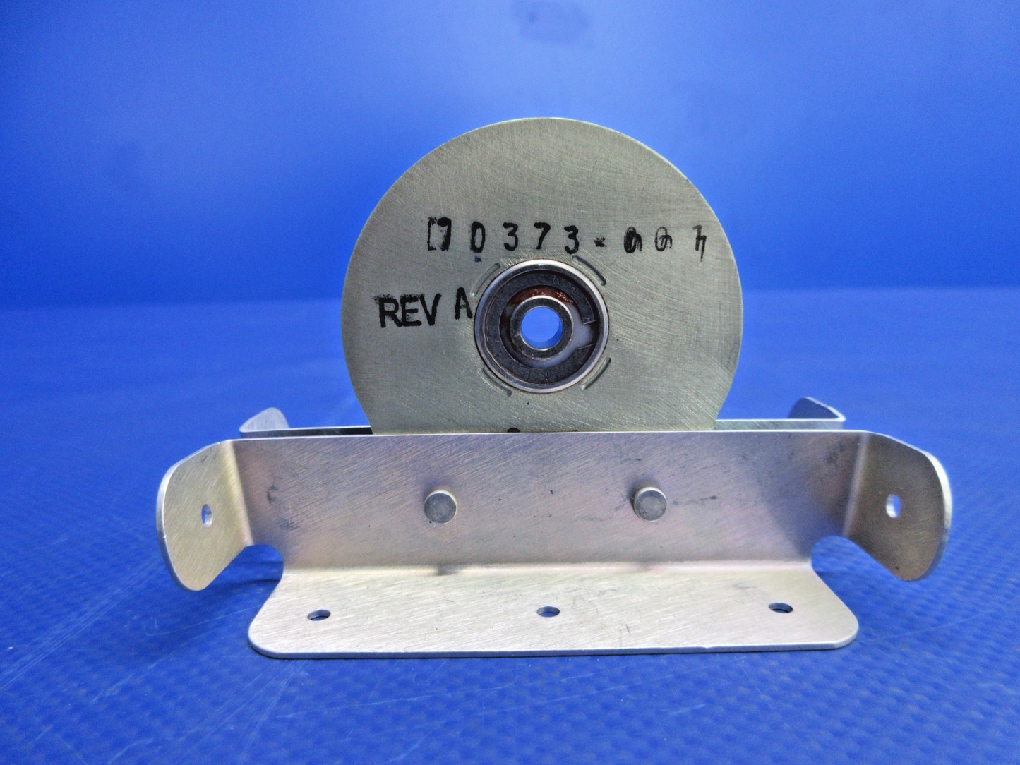 Cirrus Rudder Hinge P/N 20365-951 NOS (0326-985)1
