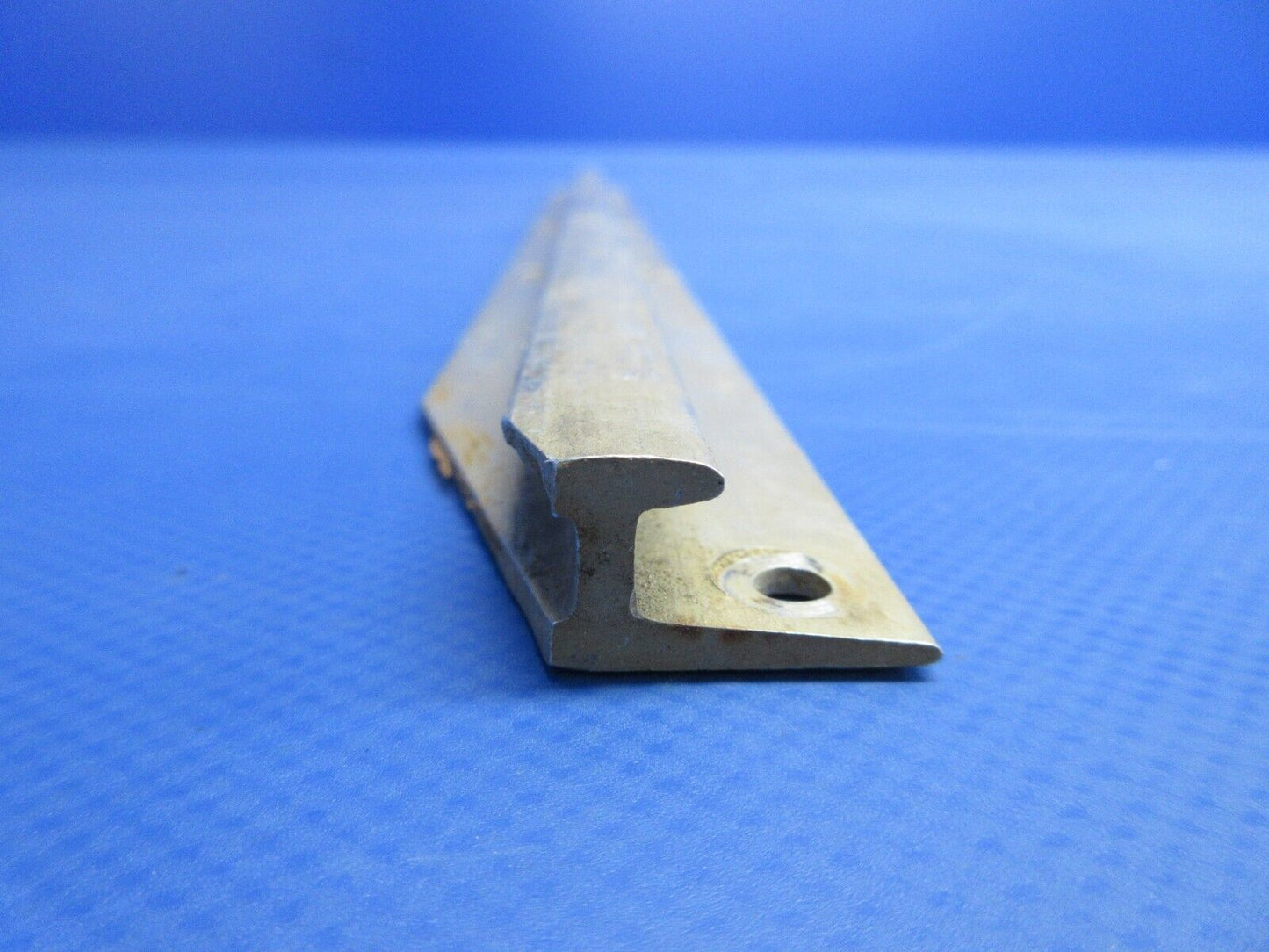 Cessna 150 / 150L LH OTBD Seat Rail P/N 0410235-1 (1024-2125)