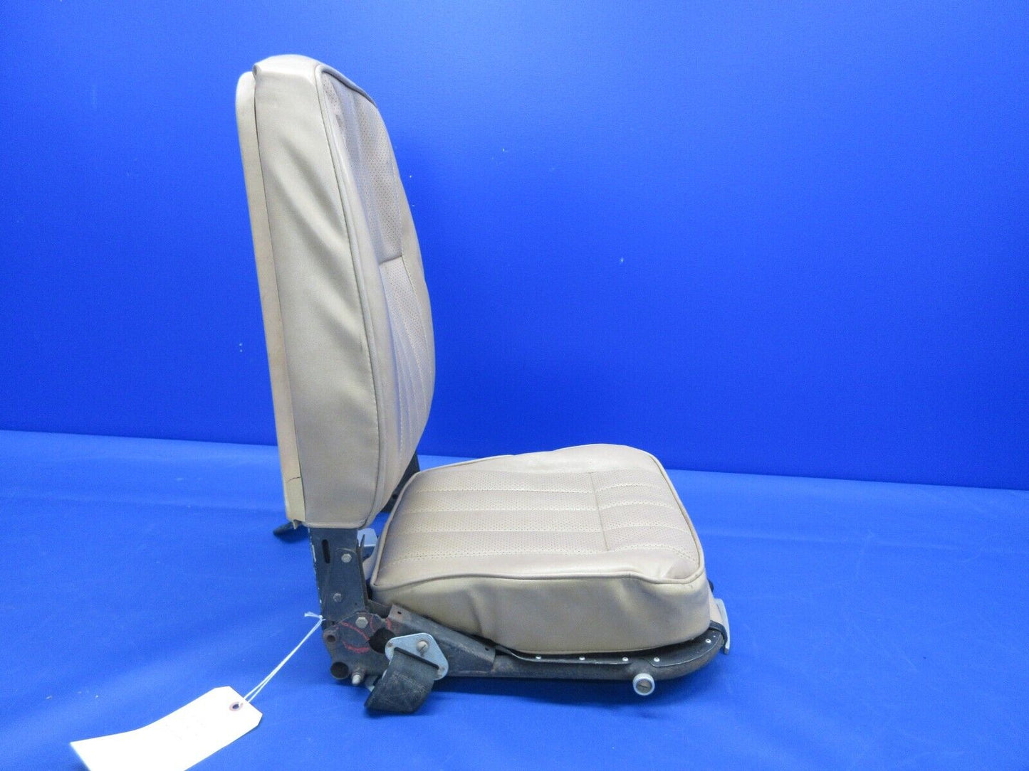 Piper PA38-112 Tomahawk Seat Assembly P/N 77750-03 FOR PARTS (0424-1084)
