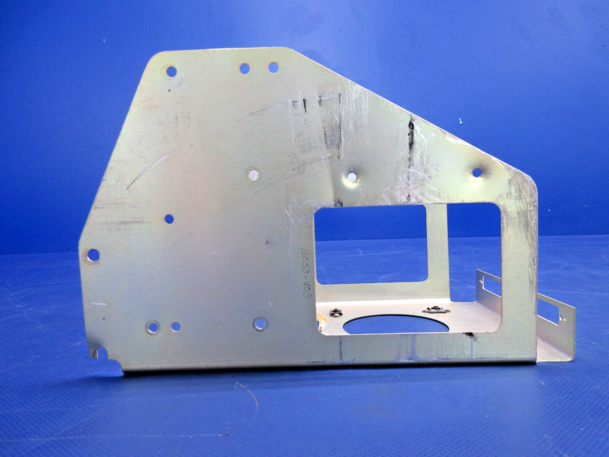 Cirrus SR22 Radio Module Center Console Panel FWD P/N 12707G, 127027G (0926-838)3