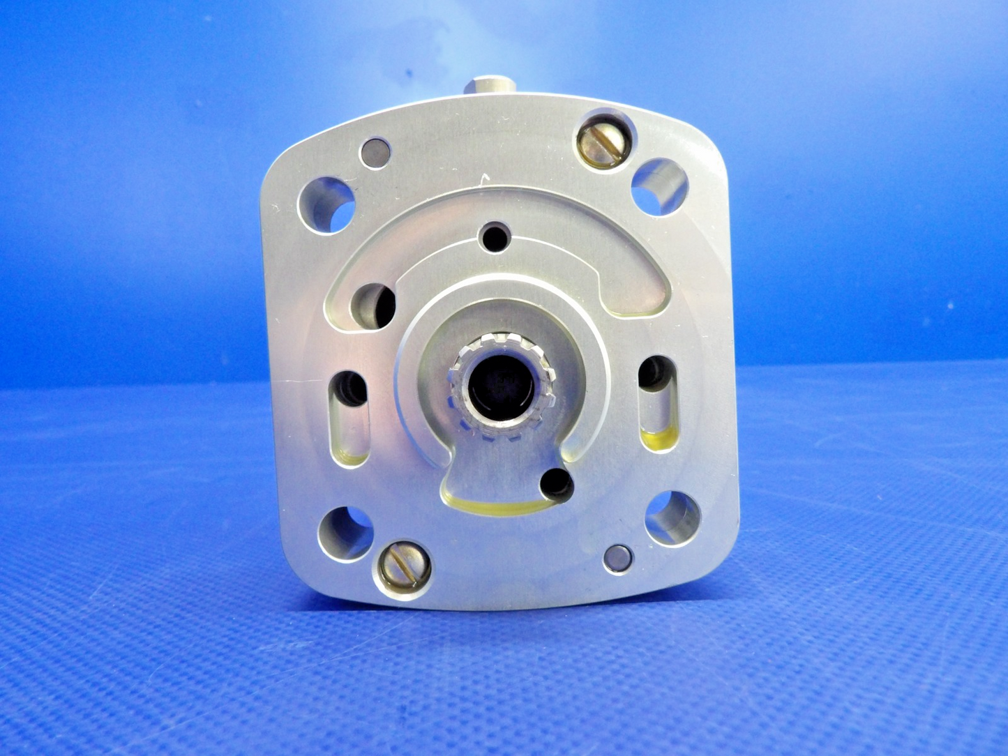 McCauley C290D3-R / T23 Propeller Governor P/N D-20309-22 NOS (0426-1253)16