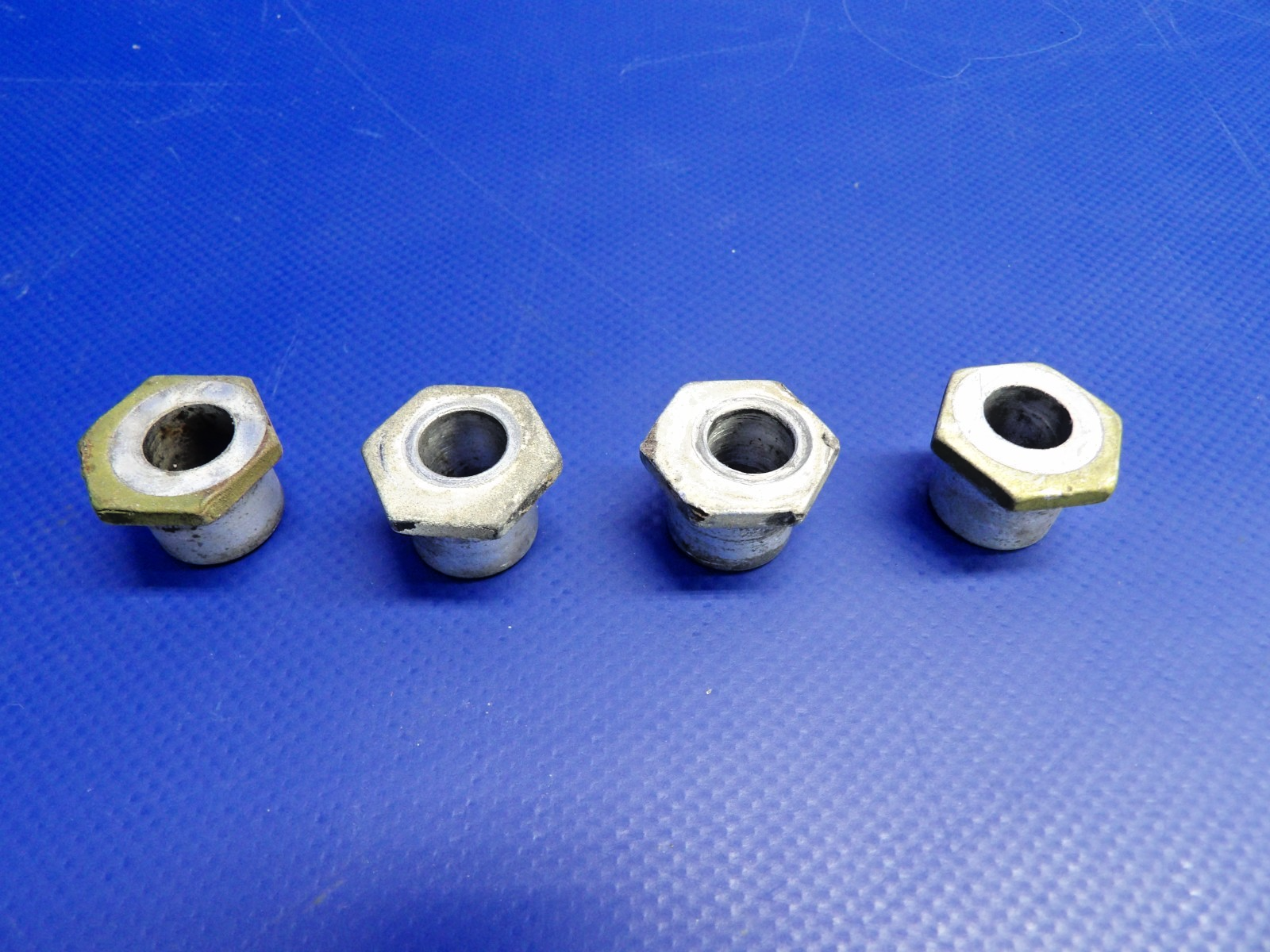 Cessna 172 / 172G Wing Bolt Bushing P/N 0512123 LOT OF 4 (0326-1216)2