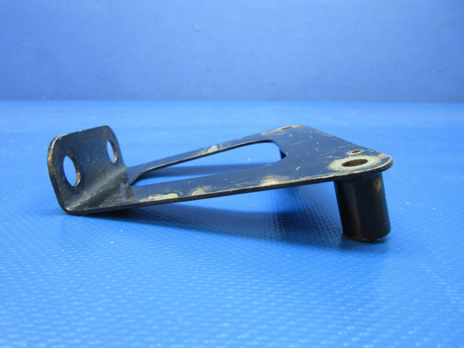 Piper PA-46 Lycoming TIO-540-AE2A Baffle Bracket P/N 85593-02 (1124-1385)4