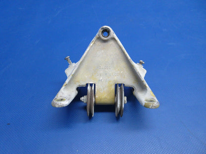 Piper PA-23-235 Aztec Rudder Lower Hinge Assy P/N 16079-00 (0524-1814)