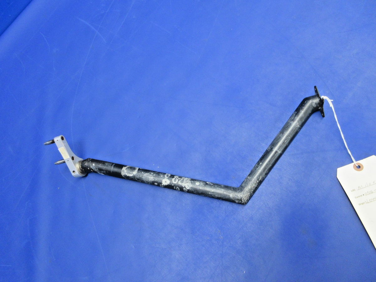 Diamond DA-40 LH Flap Torsion Tube P/N DA4-2753-25-00 (0926-826)1