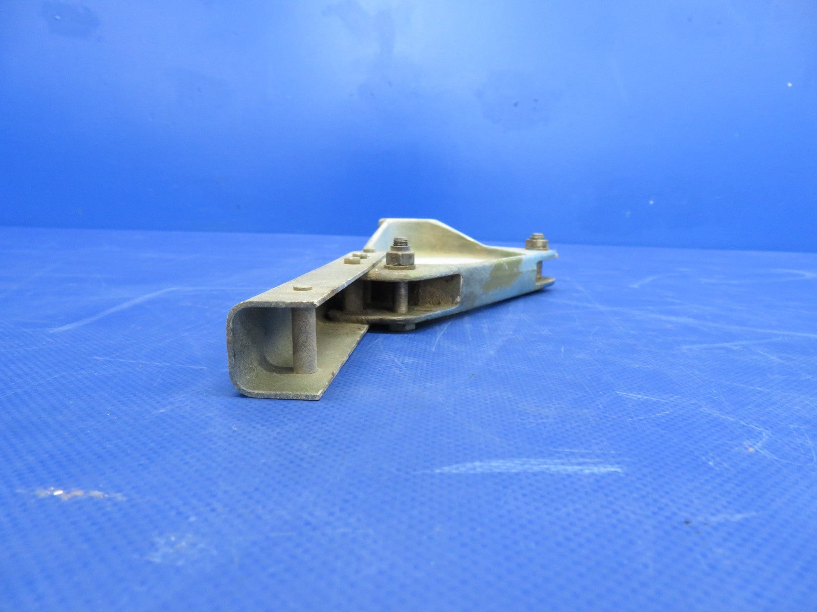 Cessna 421 Nose Gear Torque Tube & Bellcrank P/N 0842140-3 (0726-462)9