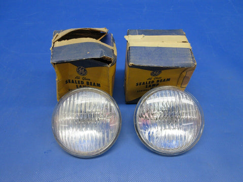 General Electric Sealed Beam Lamp 28V P/N 4502 LOT OF 2 NOS (0424-1172)