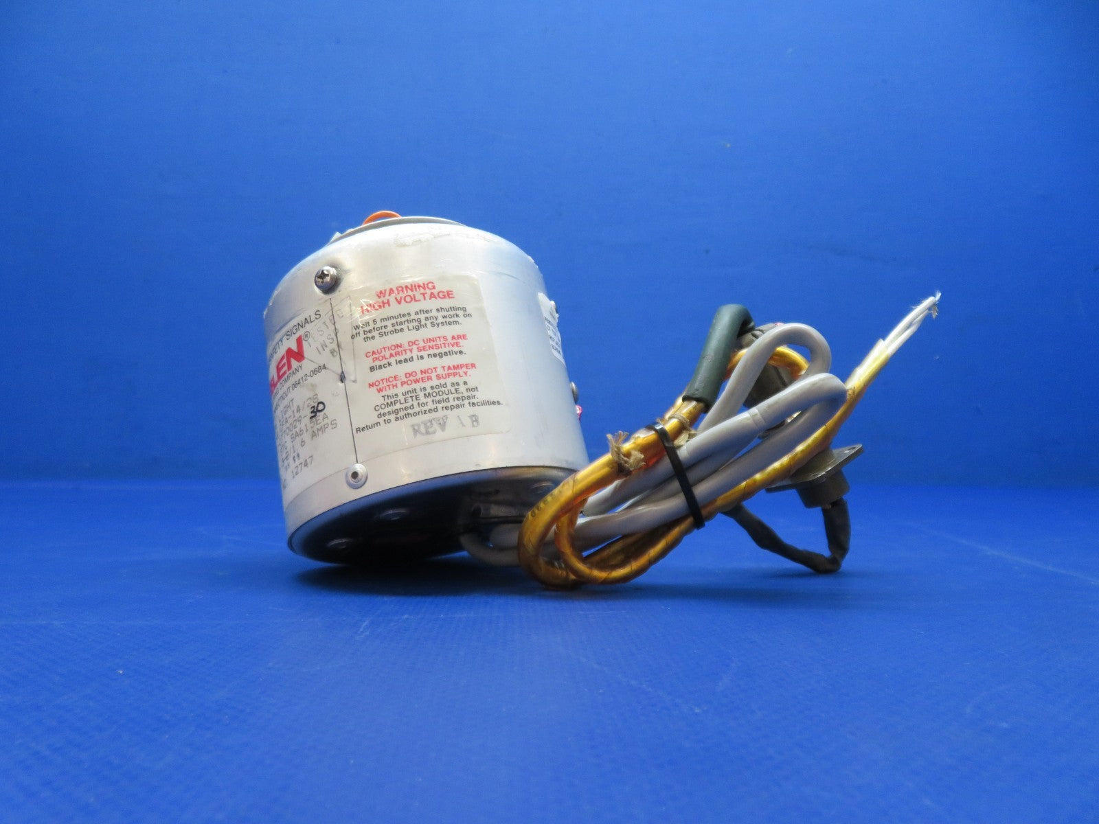 Cessna 421 Whelen Strobe Light 14/28v P/N 01-0770029-30 TESTED (0426-106)5
