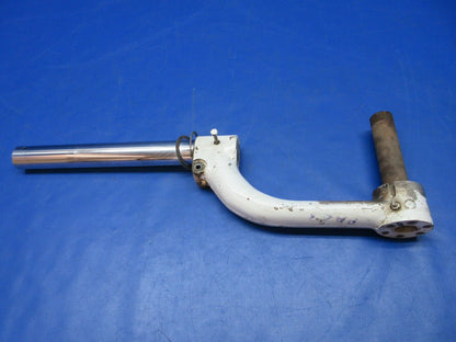 Piper PA-23-150 / 160 Main Gear Yoke, Piston & Axle Assy P/N 753-226 (0724-1261)