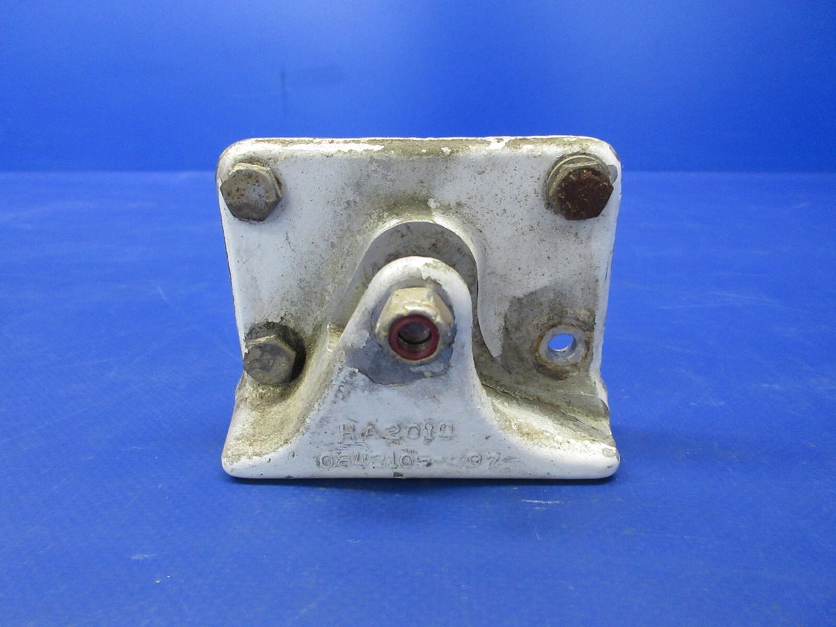 Cessna 310r Nose Gear Retraction Drag Link Bracket P N 0842105 1 0425