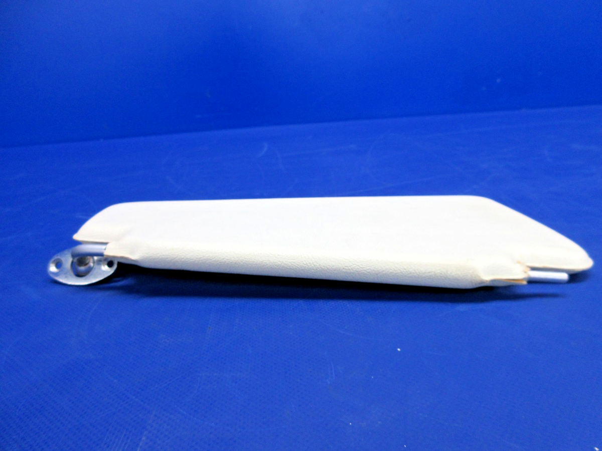 Cessna 402 Sunvisor P/N 5219132-6 (0926-773)7