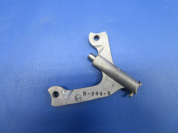 Beech 95 / D95A Travel Air Hartzell Blade Prop Bracket P/N B-984-2 (0524-1081)