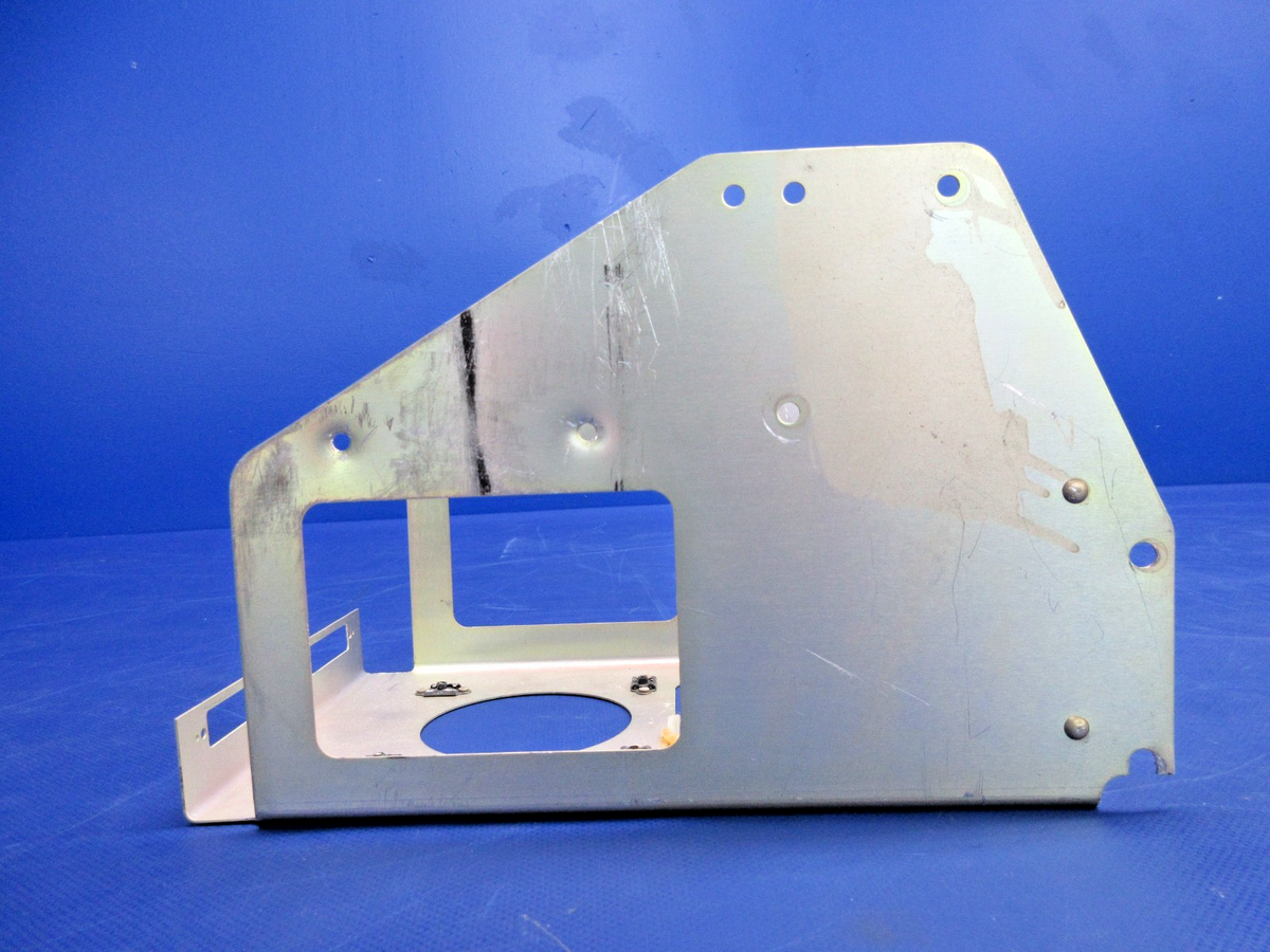 Cirrus SR22 Radio Module Center Console Panel FWD P/N 12707G, 127027G (0926-838)5