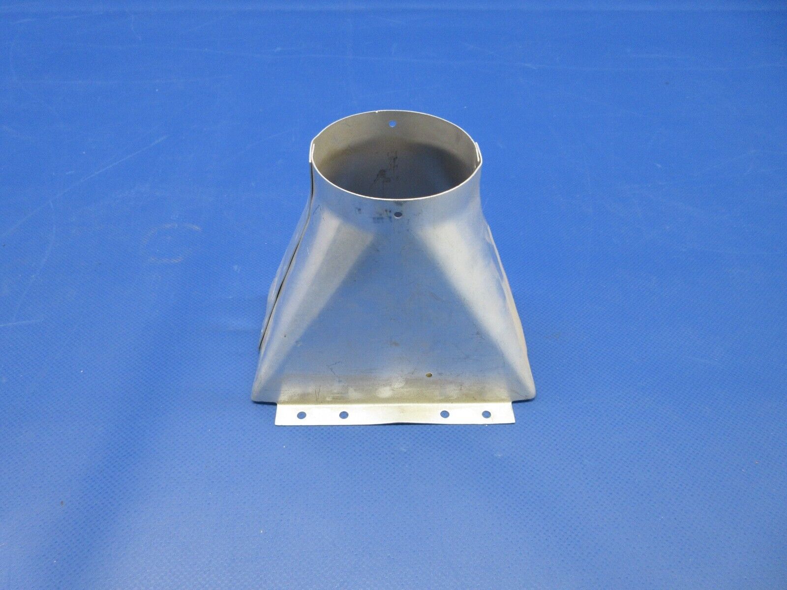 Cessna 172 Oil Cooler Duct P/N 1756001-1 NEW OLD STOCK (0324-688)