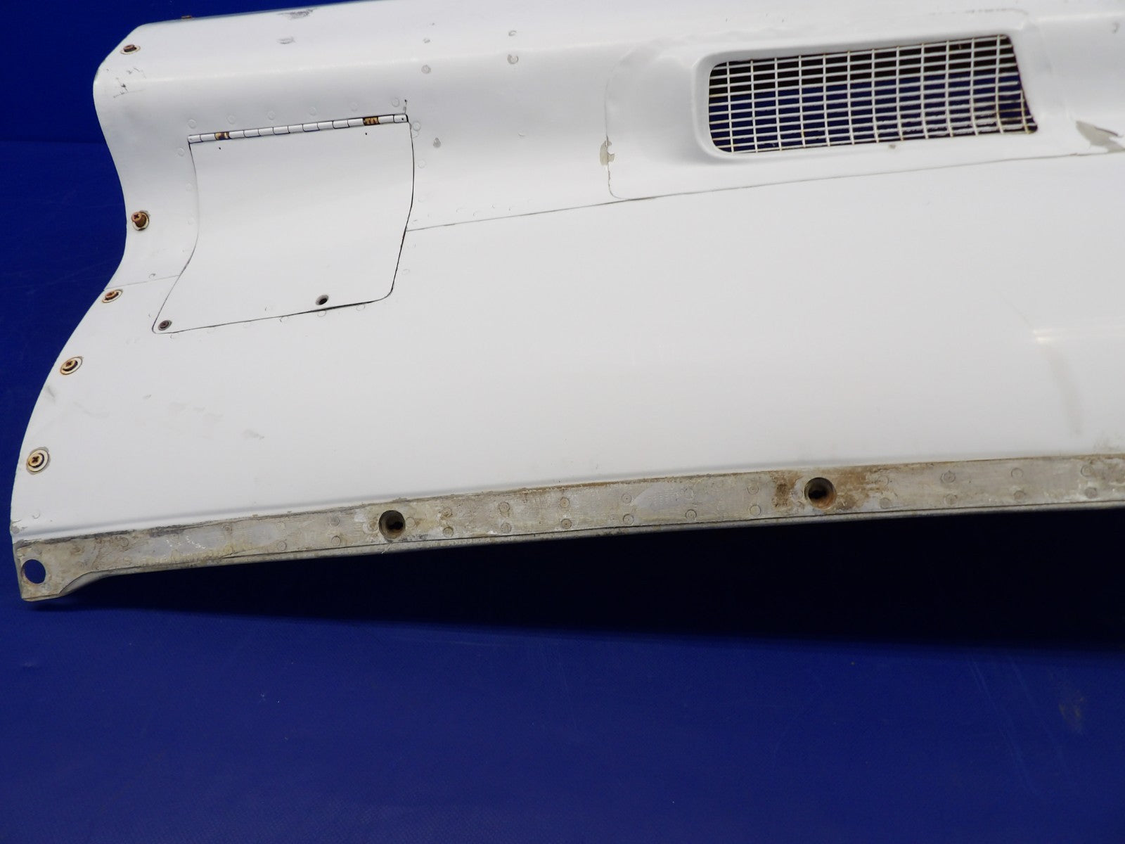 Cessna 421 Upper Left Hand Engine Cowl P/N 5121002-201 (0726-1243)10