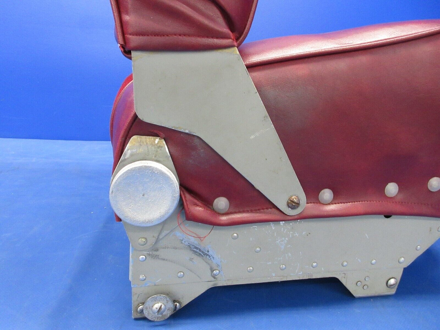 Mooney M20 / M20C Pilot Front Seat Assy P/N 140040-505 (1024-1310)