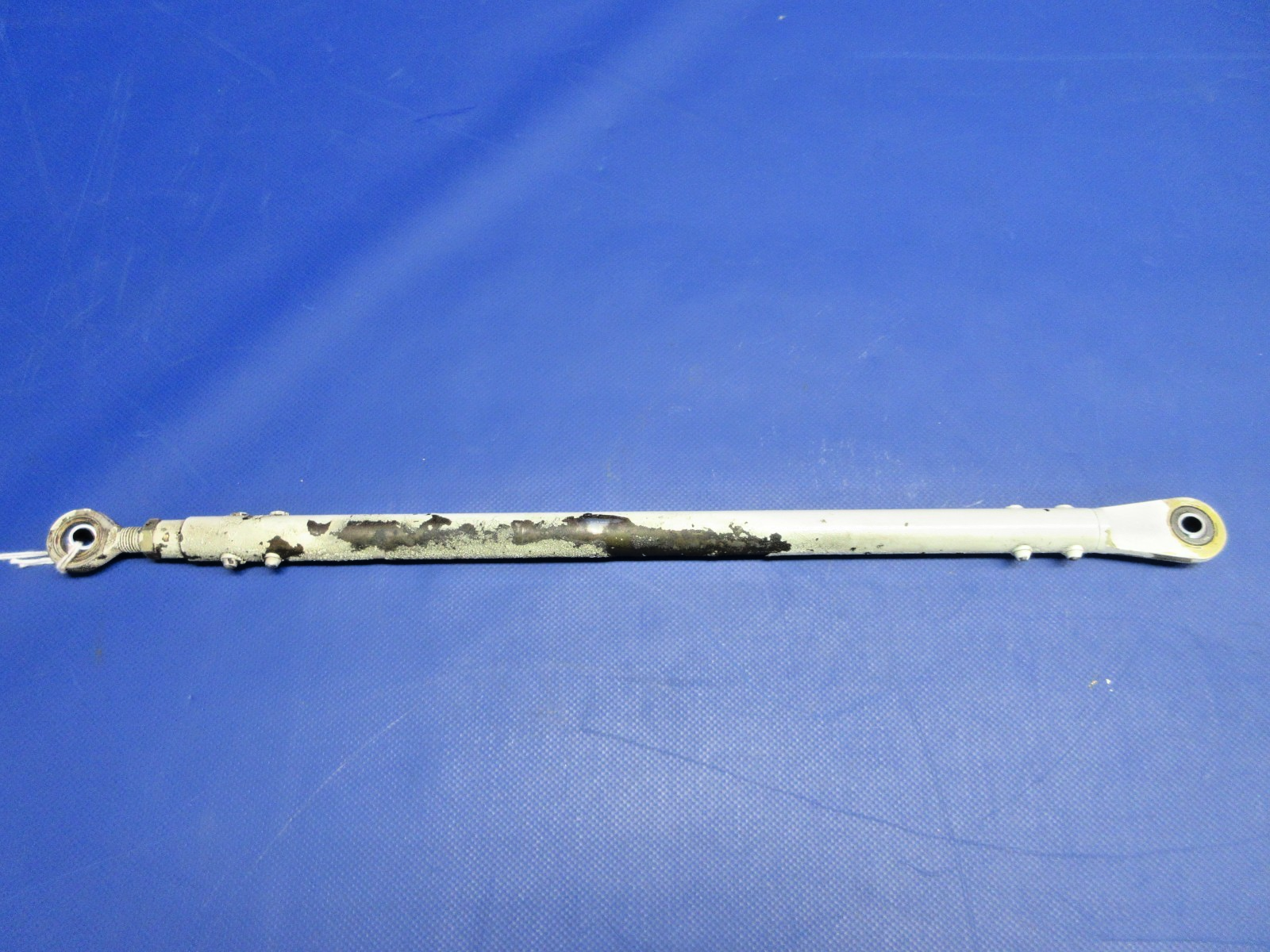 Cessna 310 / 310I Main Gear RH Drive Tube P/N 0841137-1 (0326-944)3