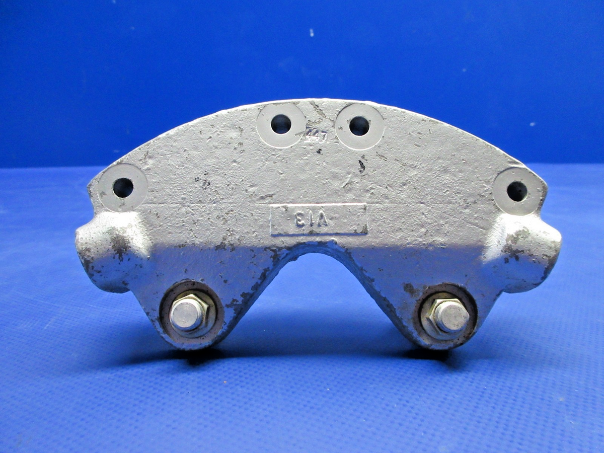 Cleveland 30-23 Brake Caliper & Pucks P/N 061-06500 NOS (0926-771)2