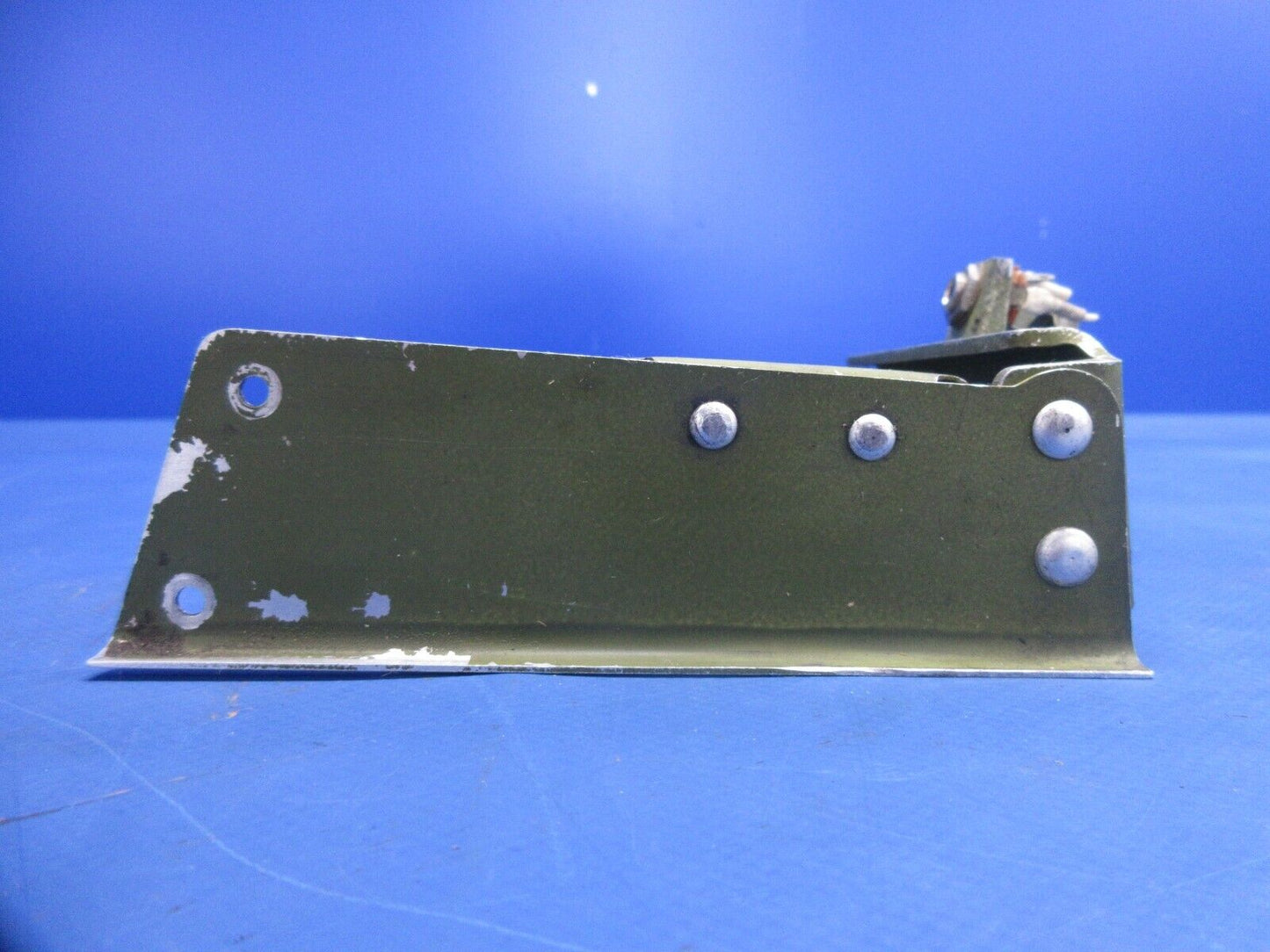 Piper PA-28-161 Warrior Engine Control Support Assy P/N 67206-02 (0824-1017)