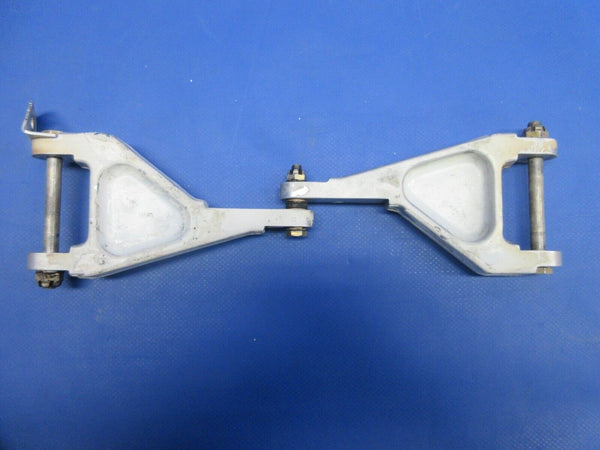 Piper PA-32RT-300T Lance II LH Main Landing Gear Torque Link 67012-00 (0924-917)