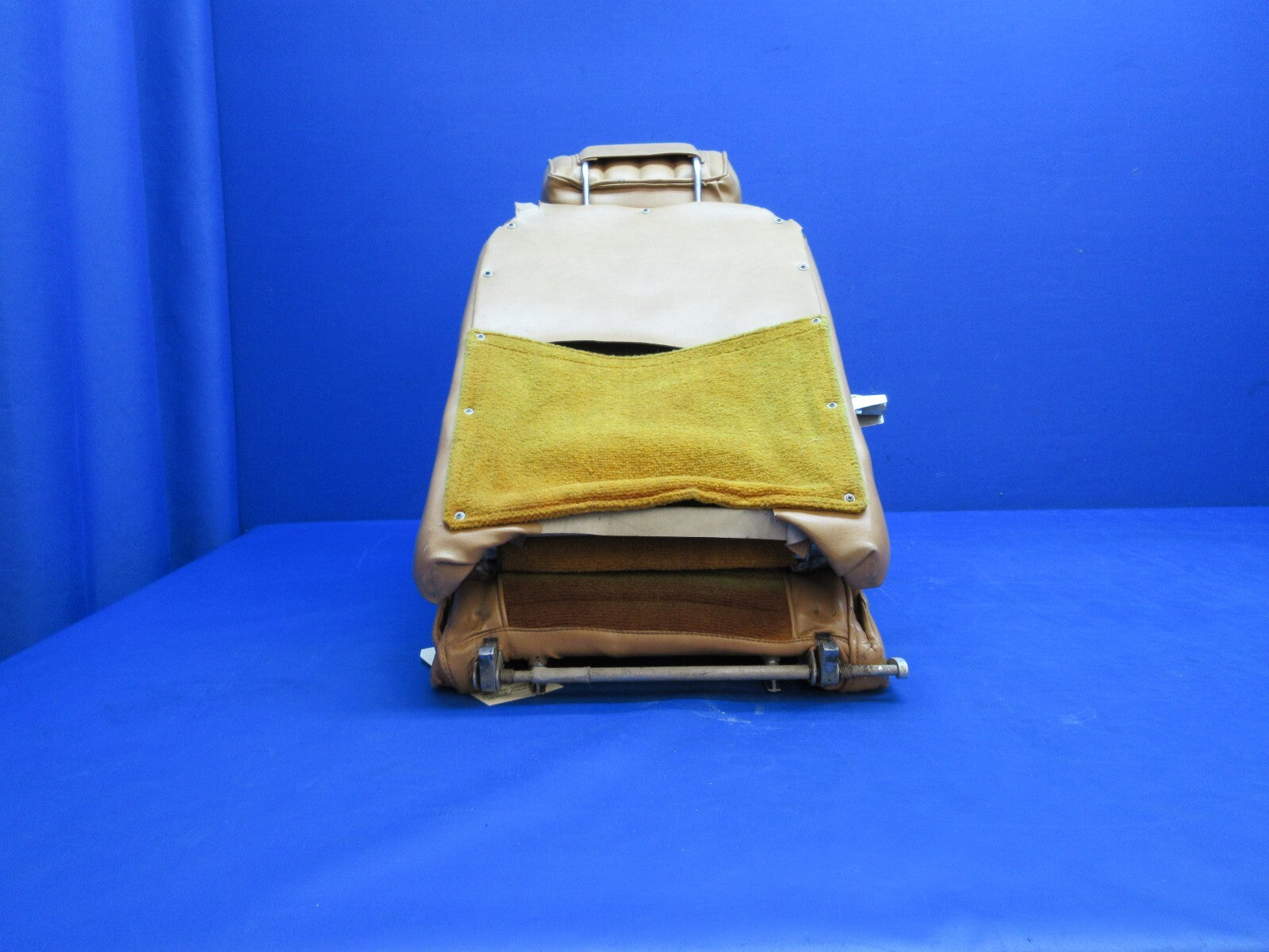 Cessna 310 / 310F LH Front Seat Assy P/N 0812220-7 (1123-751)2