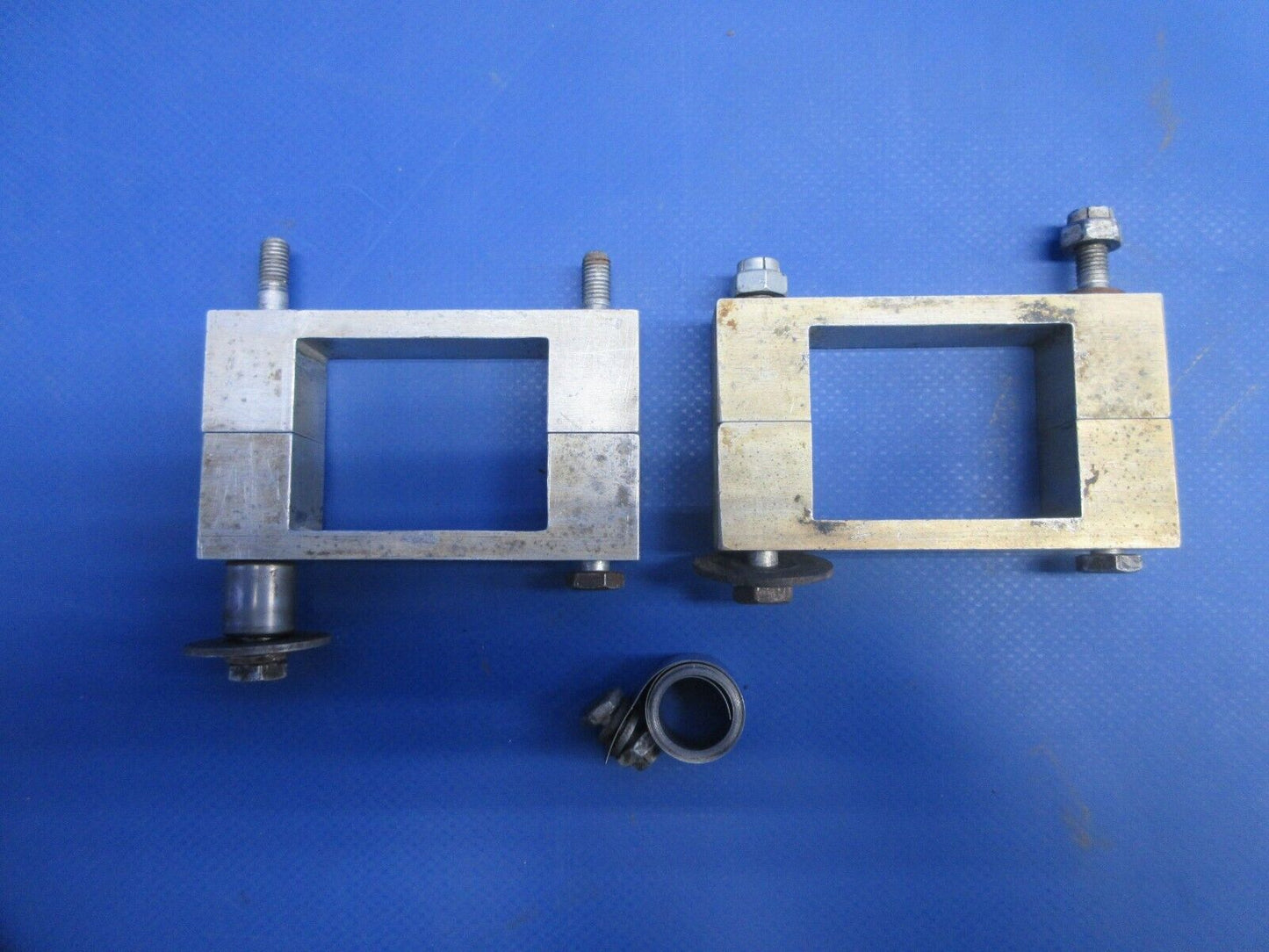 Mooney M20 / M20C Retractable Step Bearing Block Set P/N 840006 (1024-803)