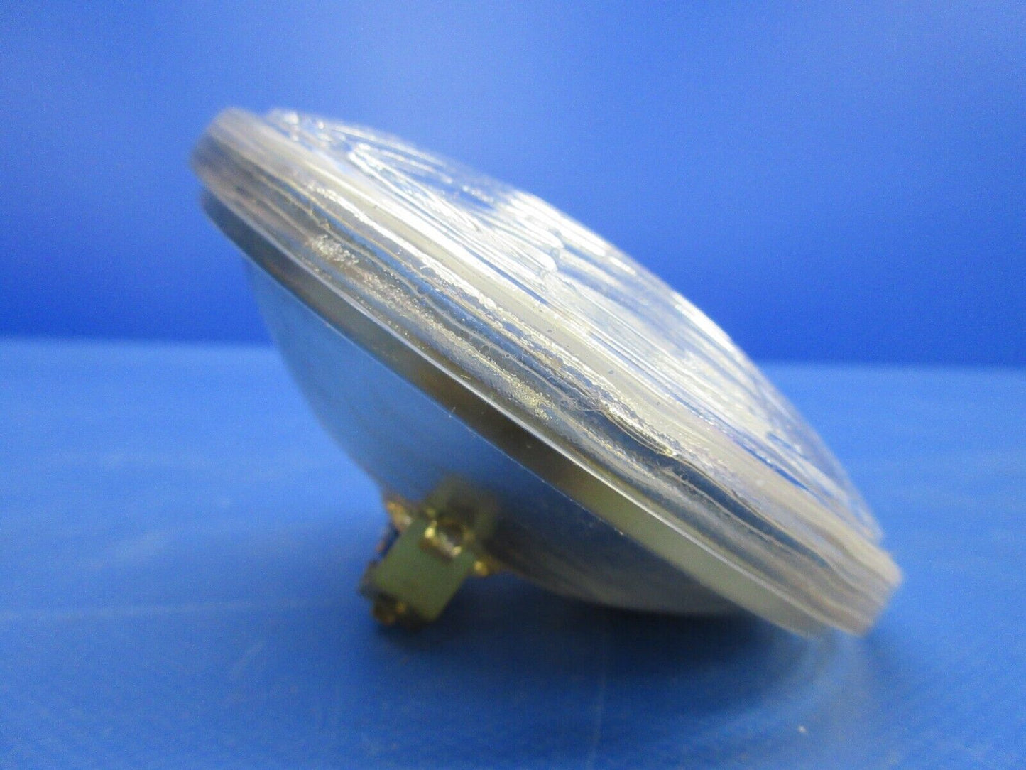 General Electric Sealed Beam Lamp 28V P/N 4502 LOT OF 2 NOS (0424-1172)