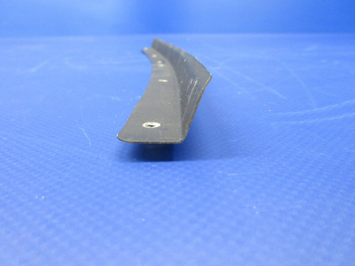 Piper PA-28-181 Co-Pilot Center Window Retainer Top & Sides 76264-00 (1224-2042)